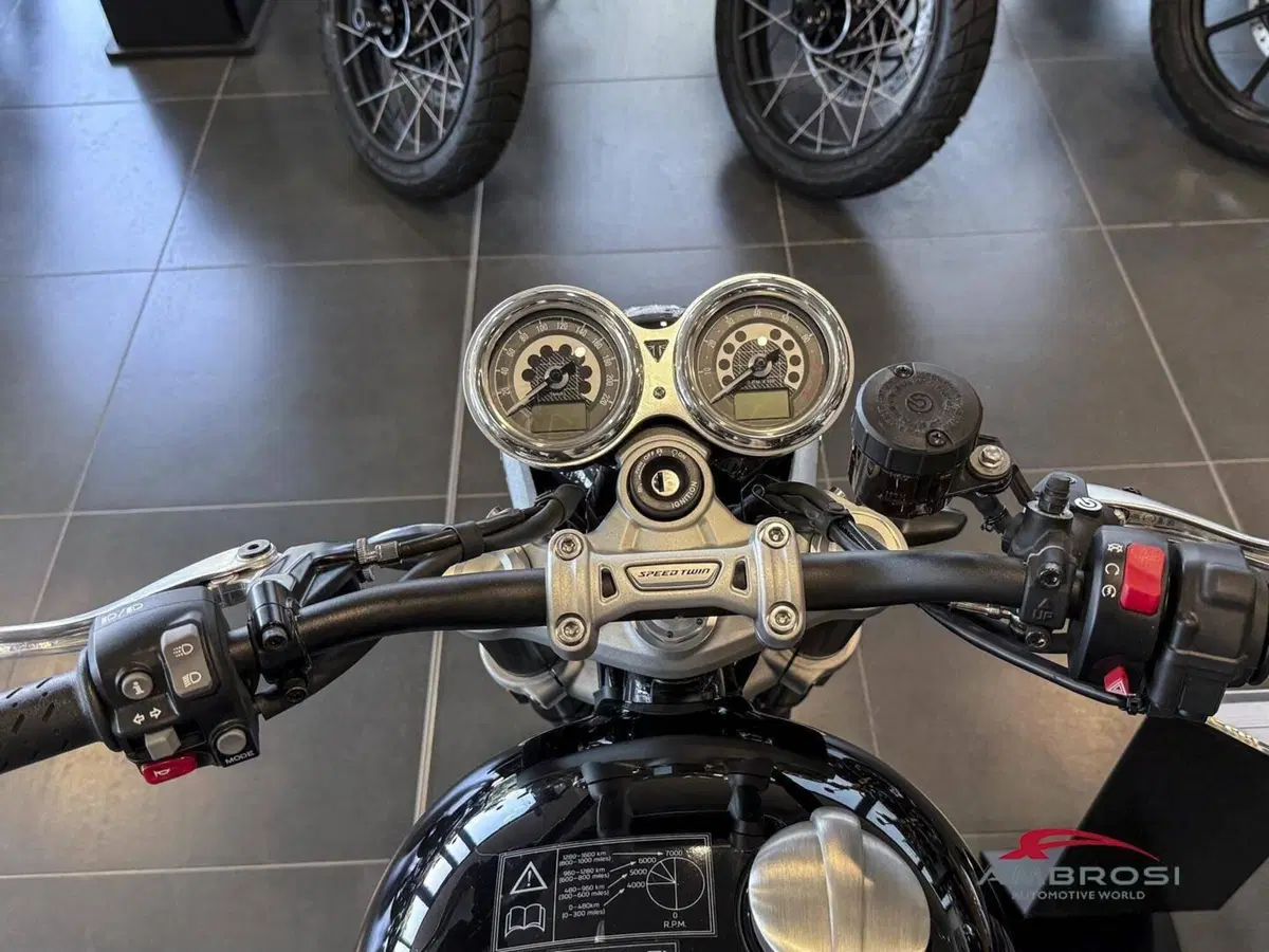 Triumph Speed Twin 1200 (2025 - 26) (3)