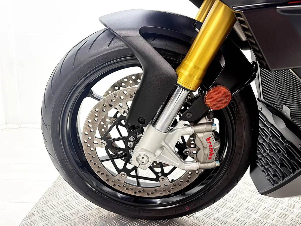 Aprilia Tuono V4 (2025 - 26) (13)