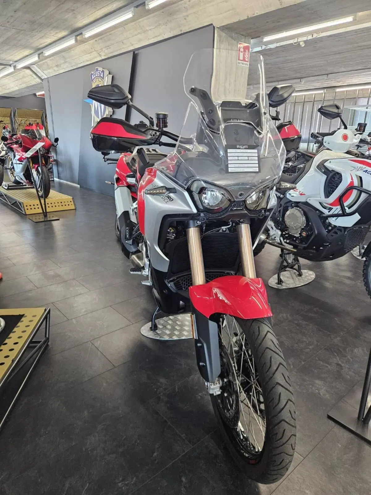 MV Agusta LXP Enduro Veloce (2024 - 25) (3)
