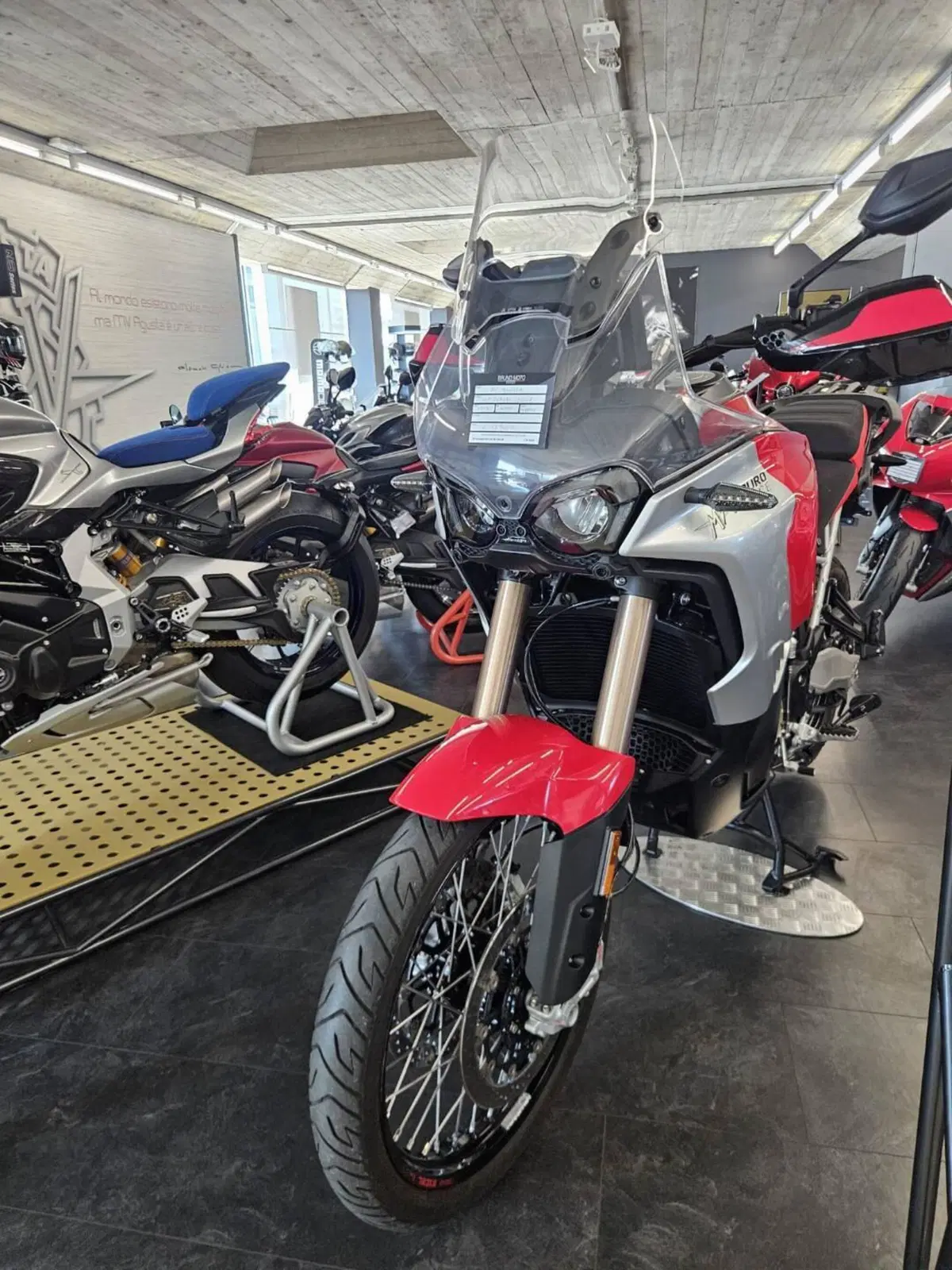 MV Agusta LXP Enduro Veloce (2024 - 25) (4)
