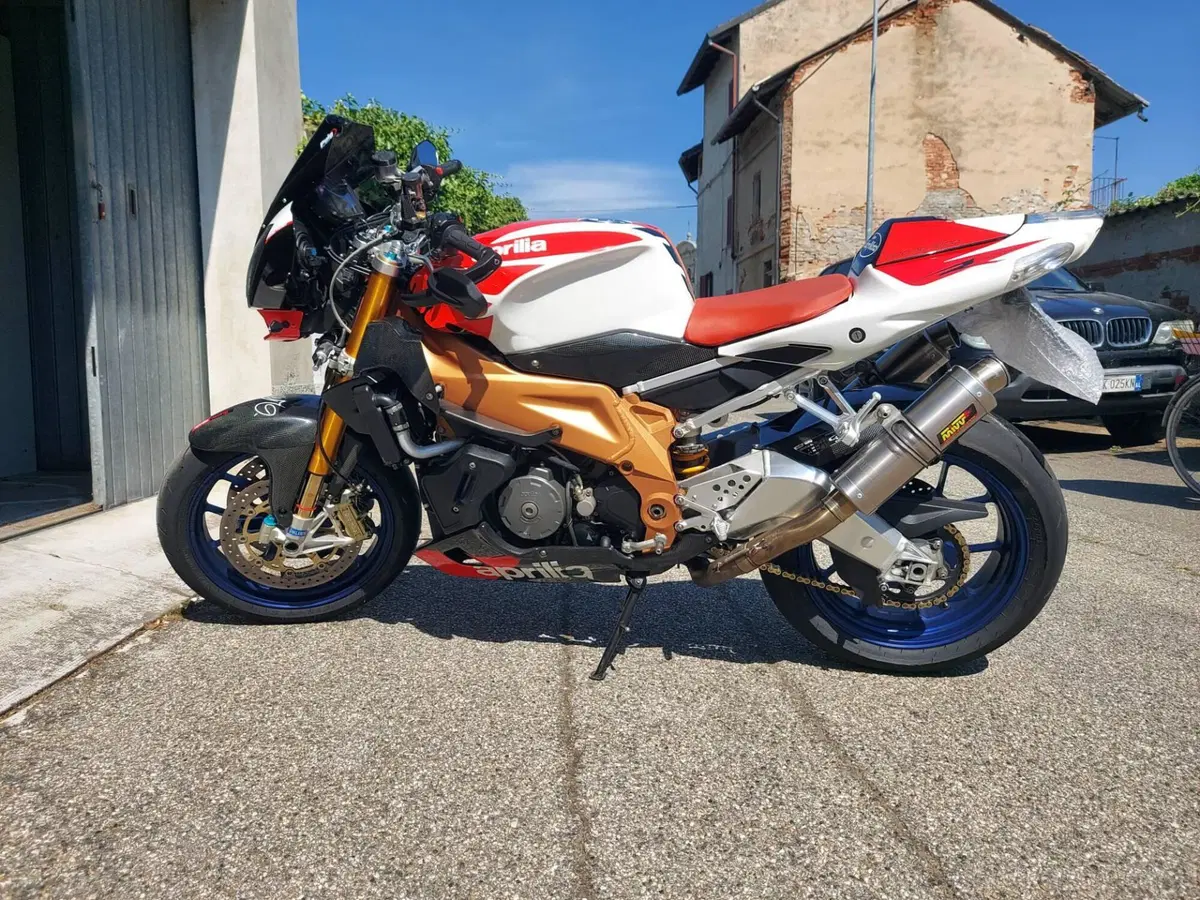 Aprilia Tuono 1000 R Factory (2006 - 11)