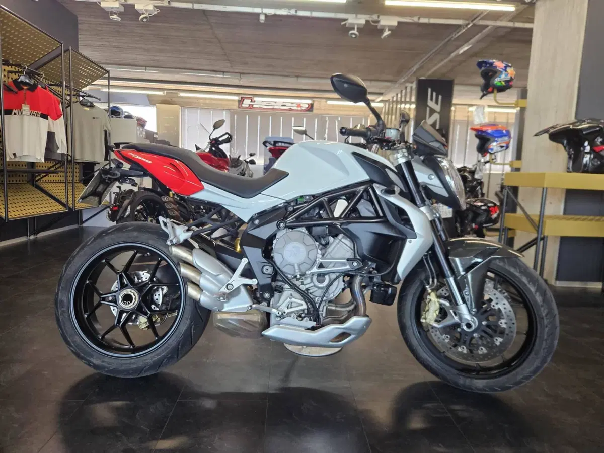 MV Agusta Brutale 800 (2012 - 15)