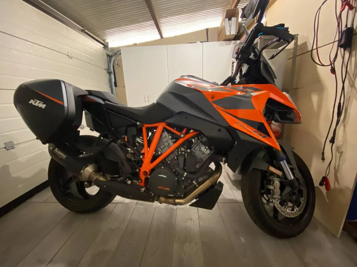 KTM 1290 Super Duke GT (2022 - 25)