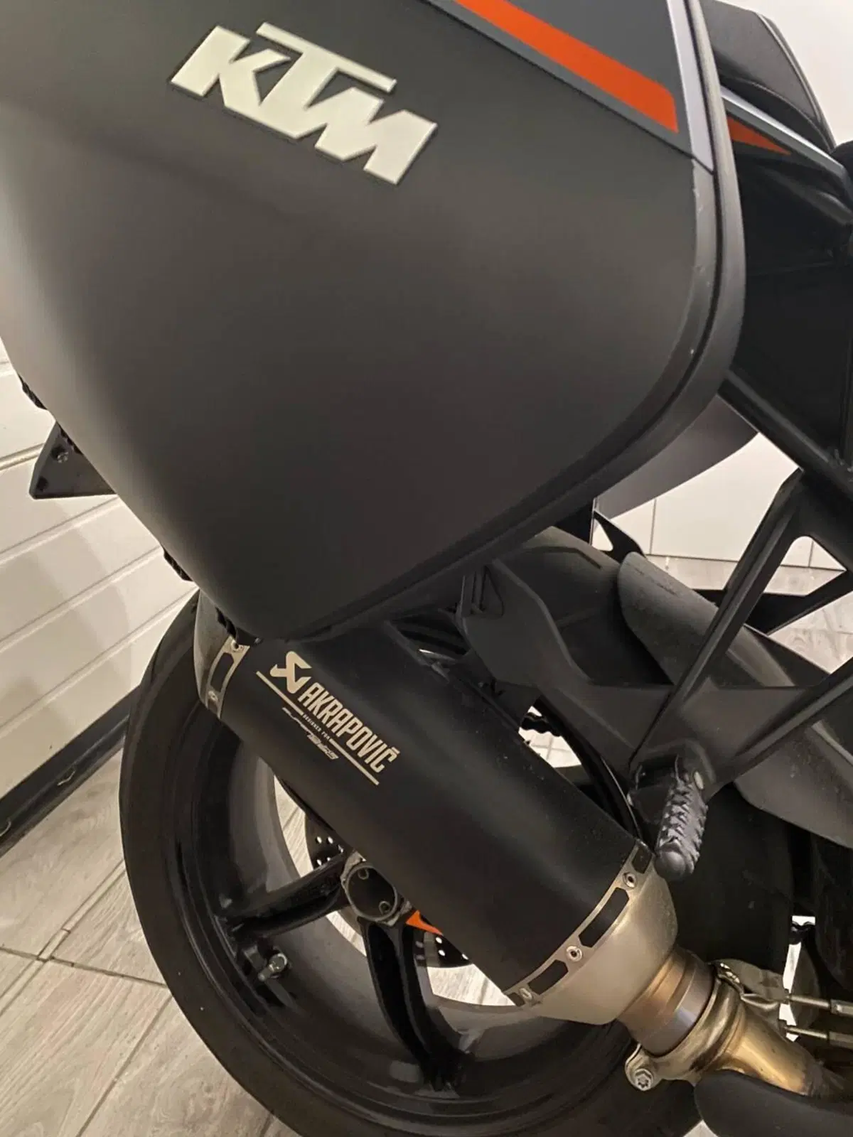 KTM 1290 Super Duke GT (2022 - 25) (4)