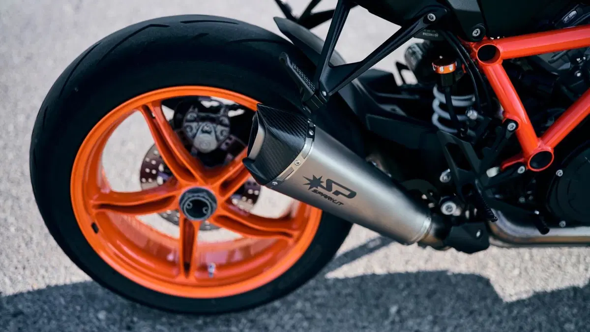 KTM 1290 Super Duke R (2021) (5)