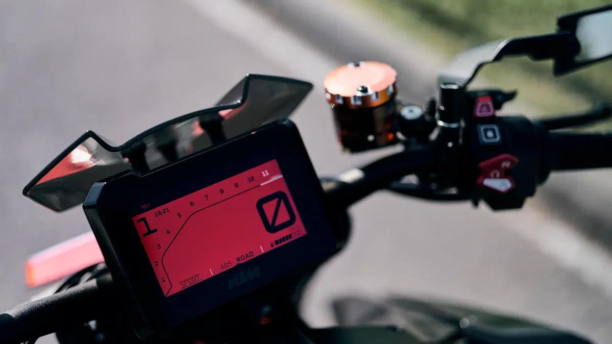 KTM 1290 Super Duke R (2021) (9)