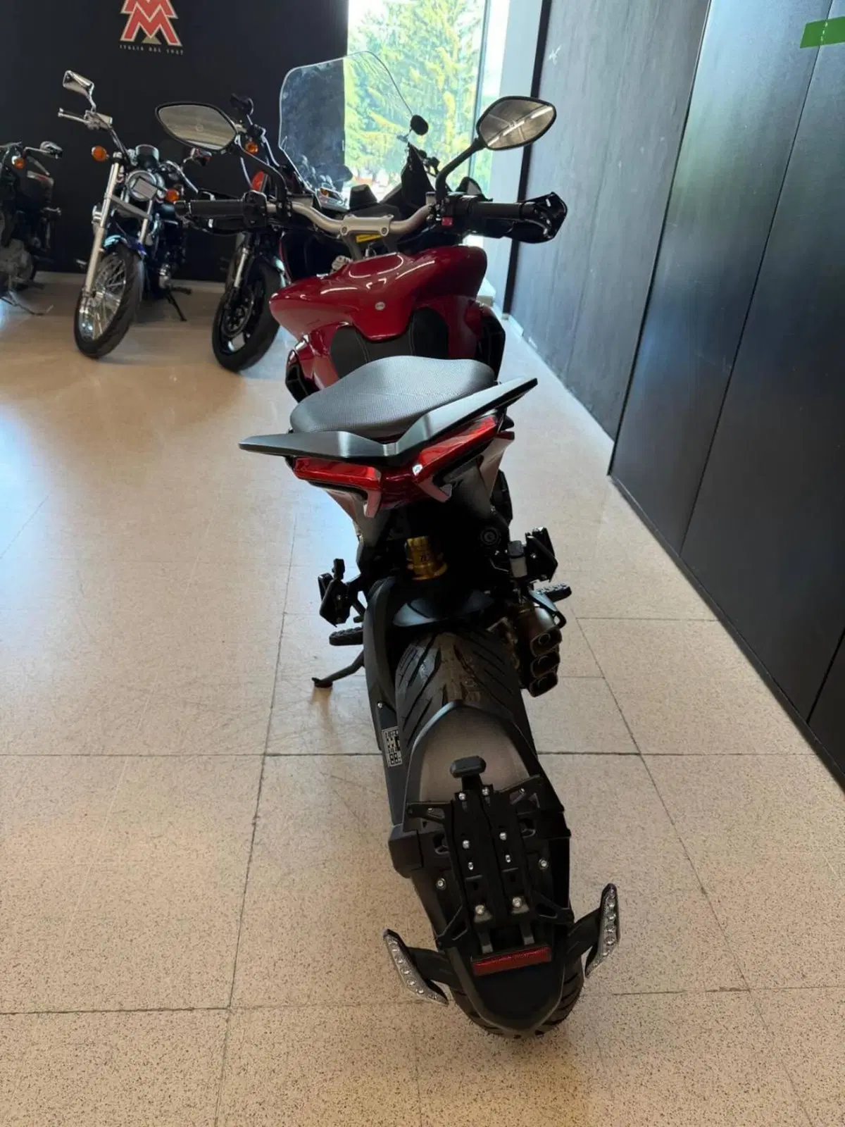 MV Agusta Turismo Veloce 800 Rosso (2021 - 23) (2)