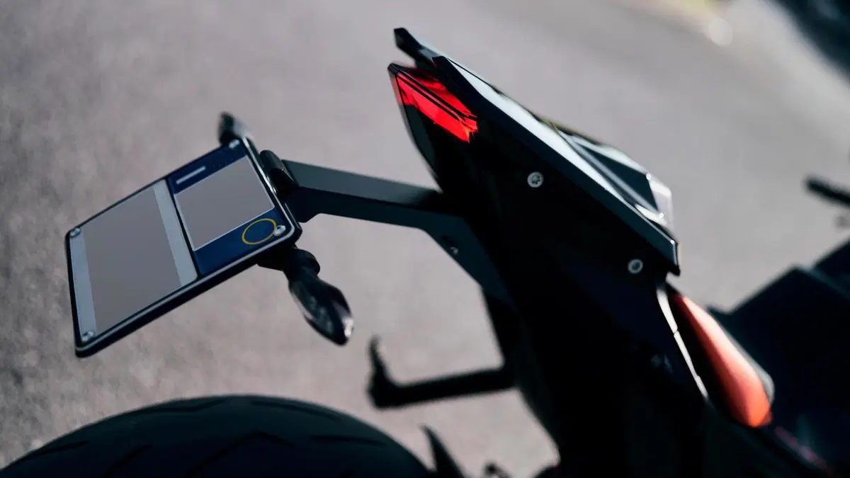 KTM 1290 Super Duke R (2021) (13)