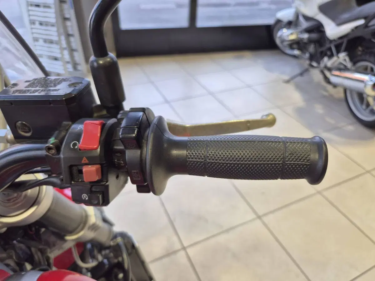 Moto Morini 9 1/2 (2006 - 13) (14)