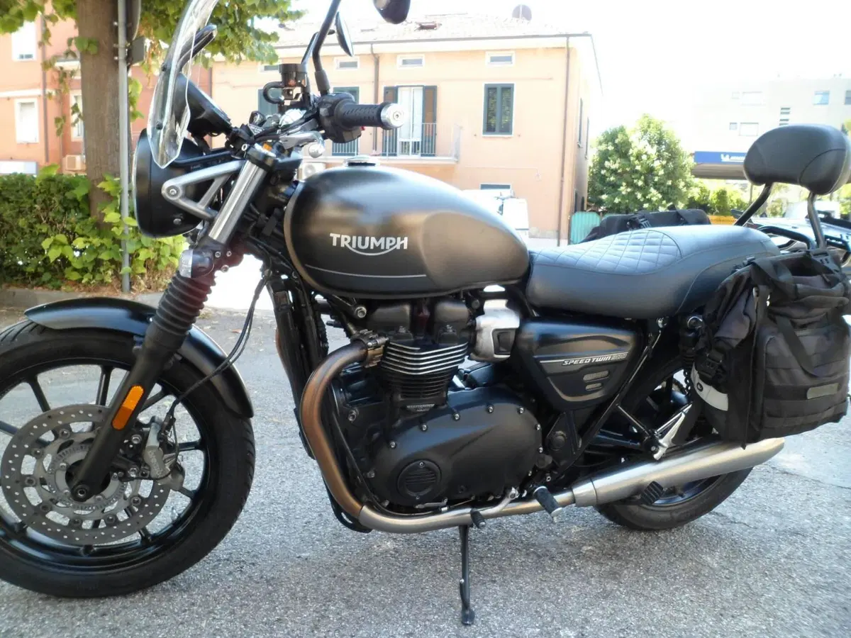 Triumph Speed Twin 900 (2023 - 24) (4)