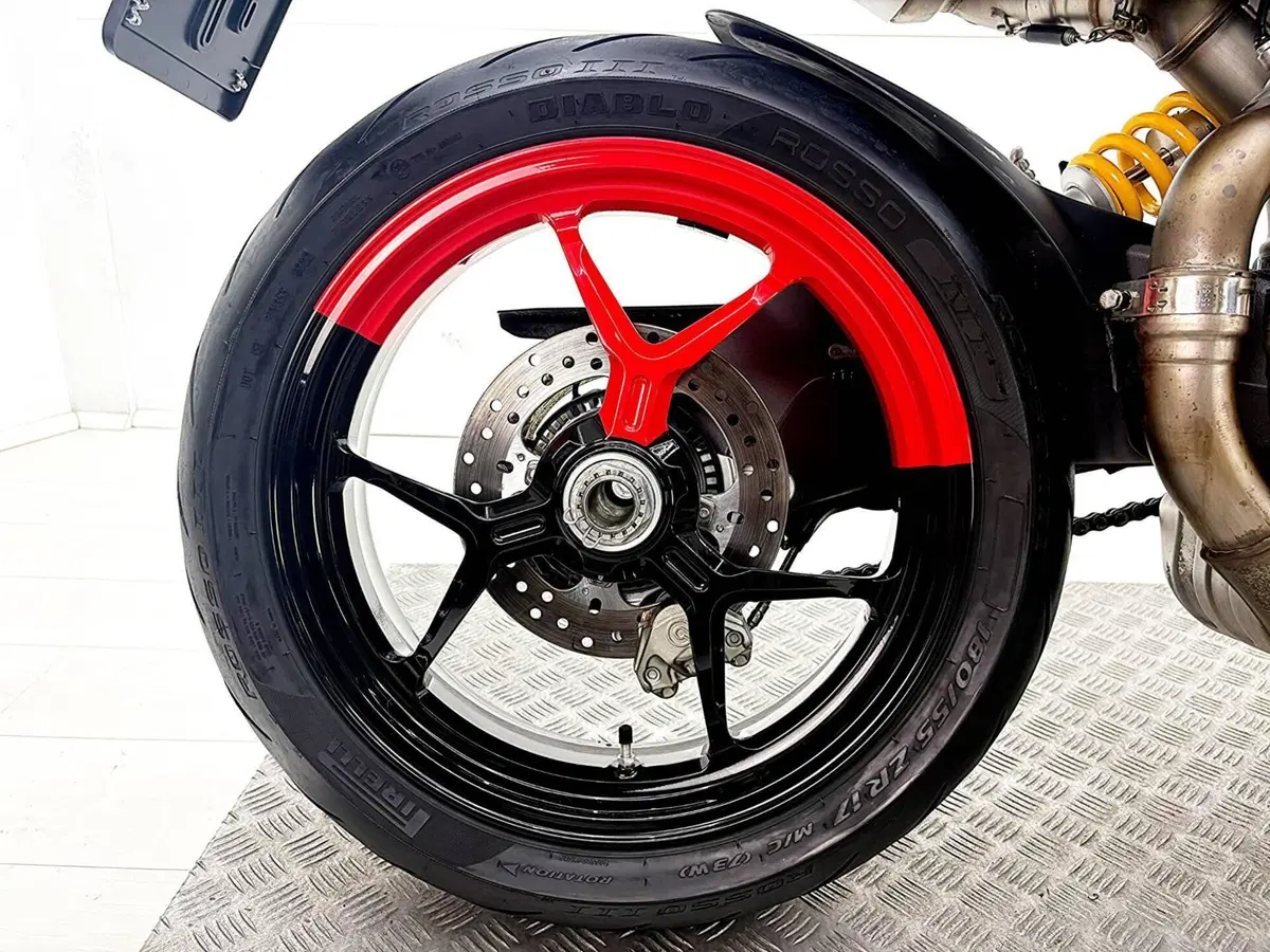 Ducati Hypermotard 950 RVE (2020) (6)