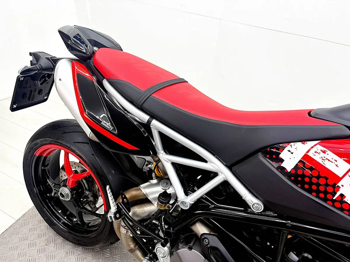 Ducati Hypermotard 950 RVE (2020) (19)