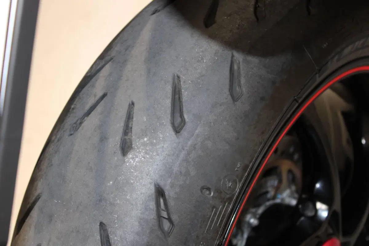 Triumph Speed Triple 1050 RS (2018 - 20) (9)