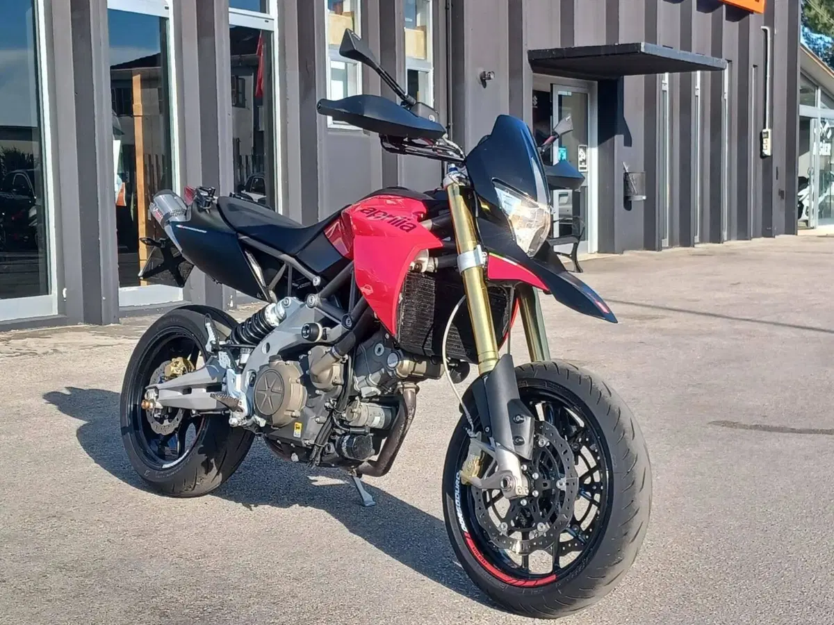 Aprilia Dorsoduro 750 (2009 - 14) (2)