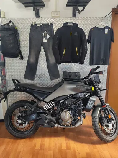 Husqvarna Svartpilen 125 (2024 - 26) nuova