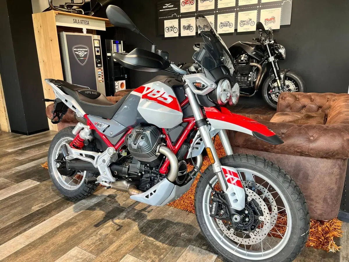 Moto Guzzi V85 TT (2024 - 26)