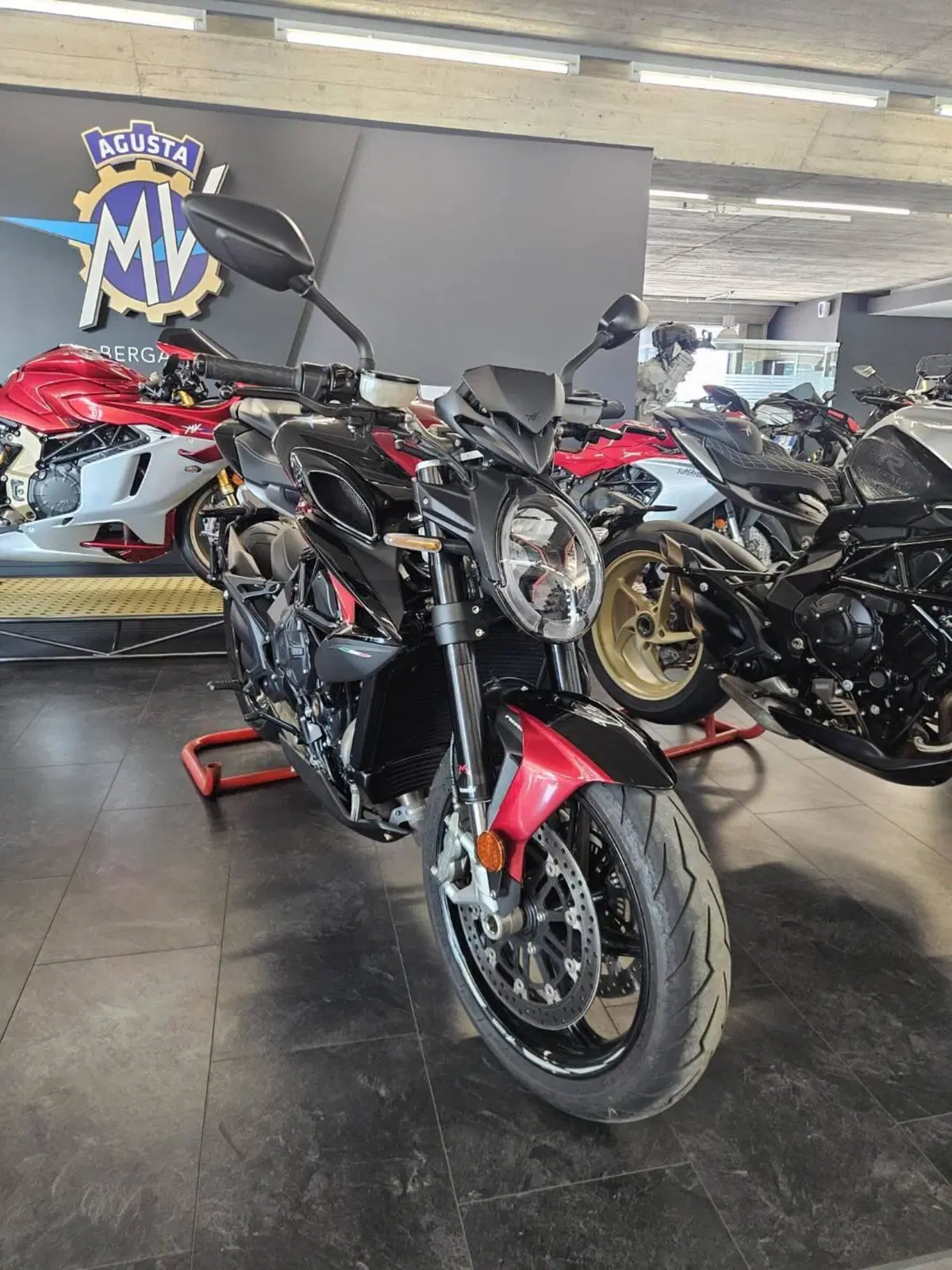 MV Agusta Brutale 800 RR (2021 - 25) (2)