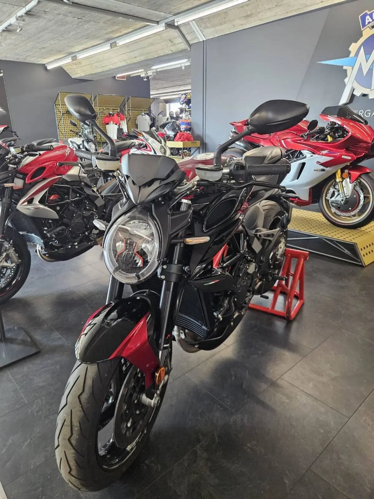 MV Agusta Brutale 800 RR (2021 - 25) (4)