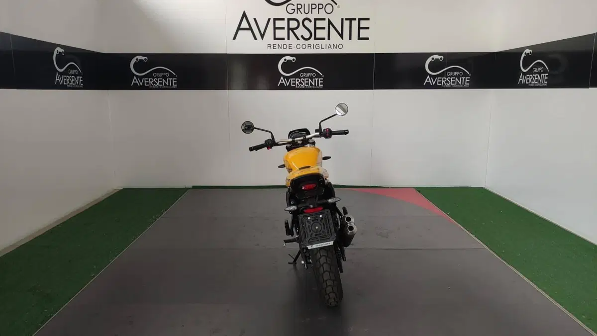 Triumph Tracker 400 (2026) (13)