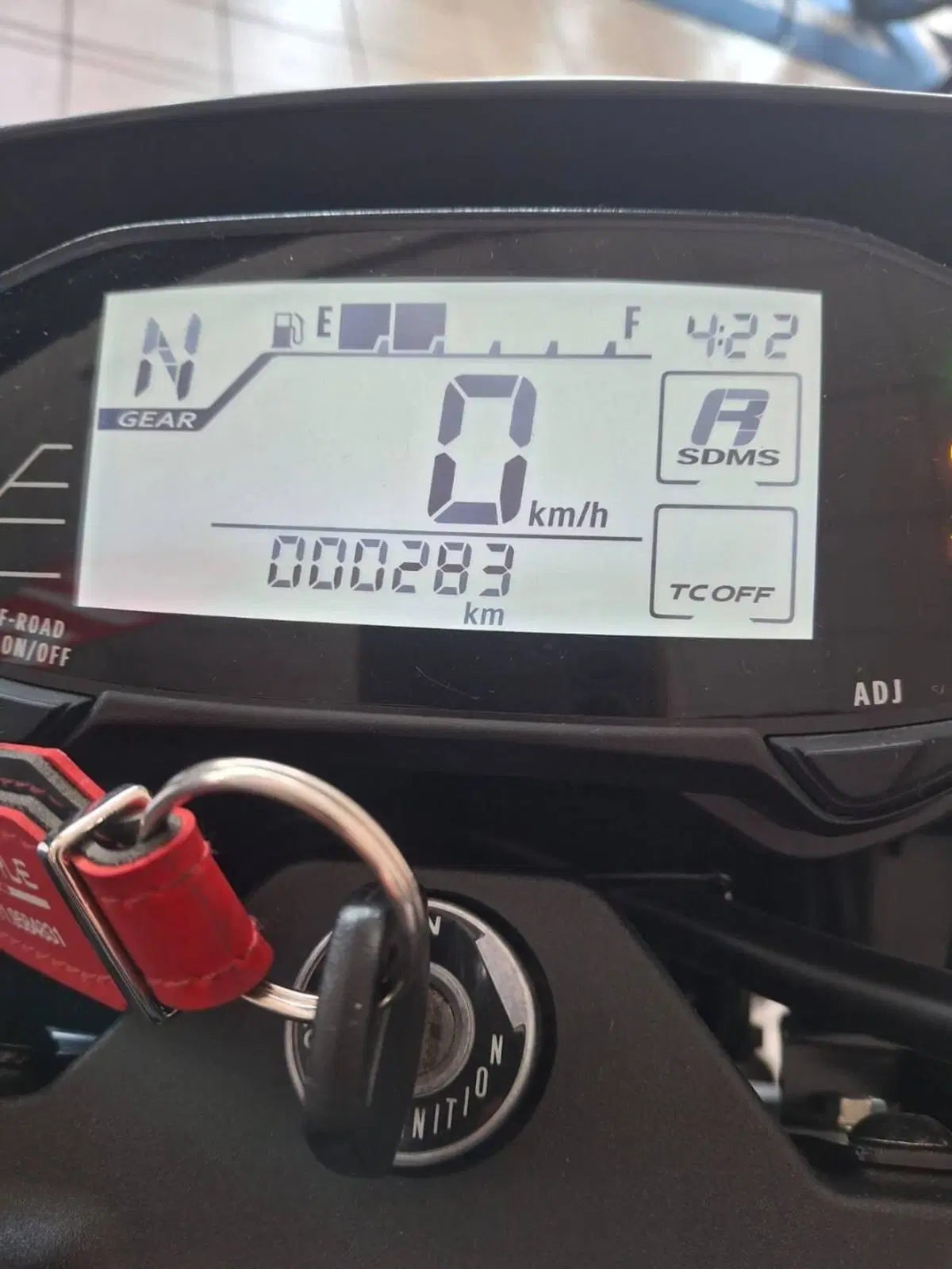 Suzuki DR-Z4S (2025 - 26) (3)
