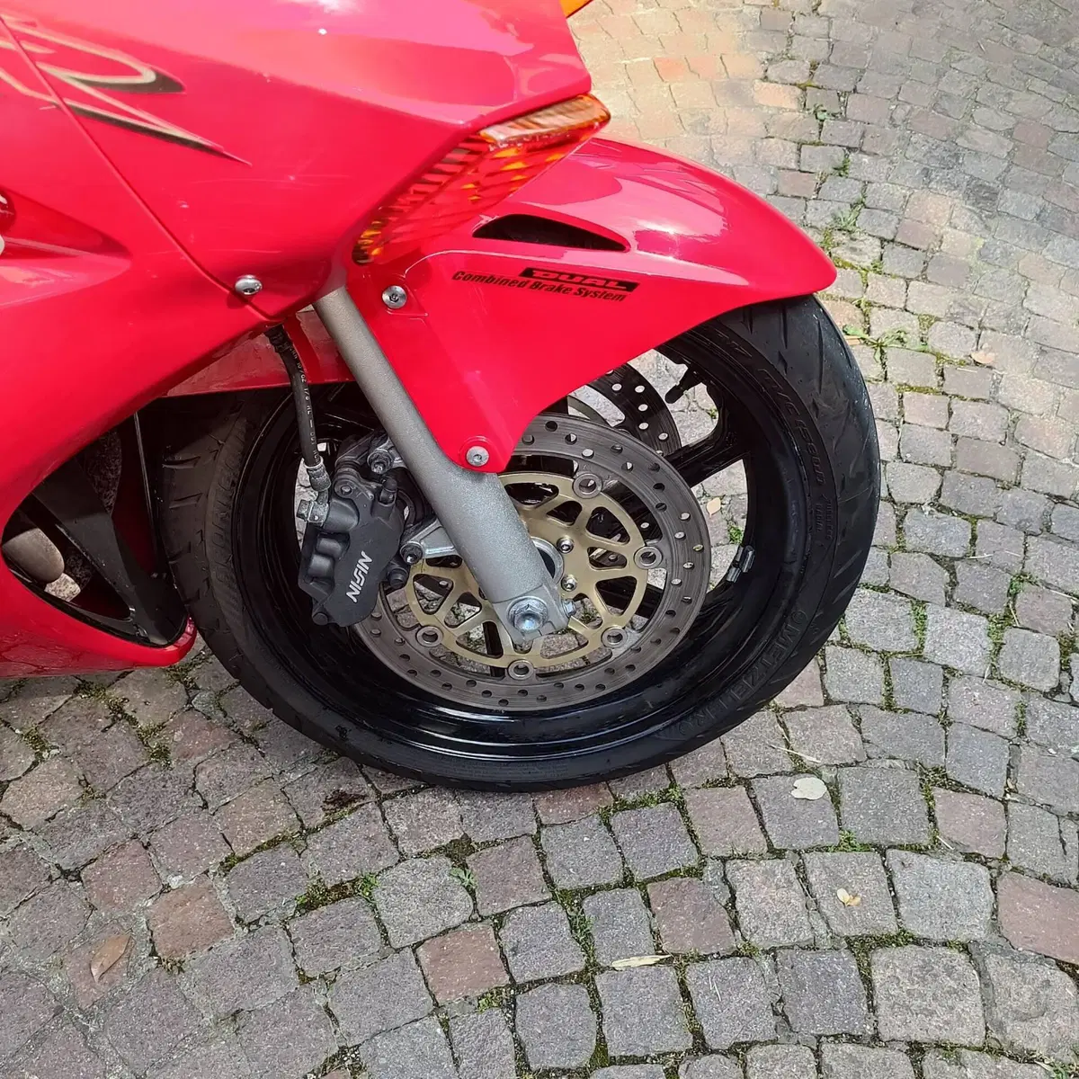 Honda VFR 800 (2002 - 05) (6)