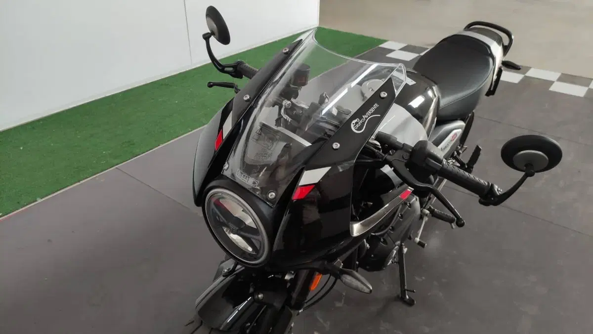 Triumph Thruxton 400 (2026) (9)