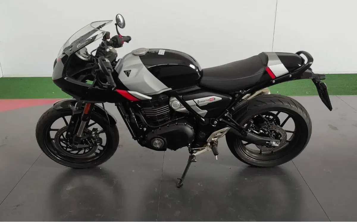 Triumph Thruxton 400 (2026) (12)