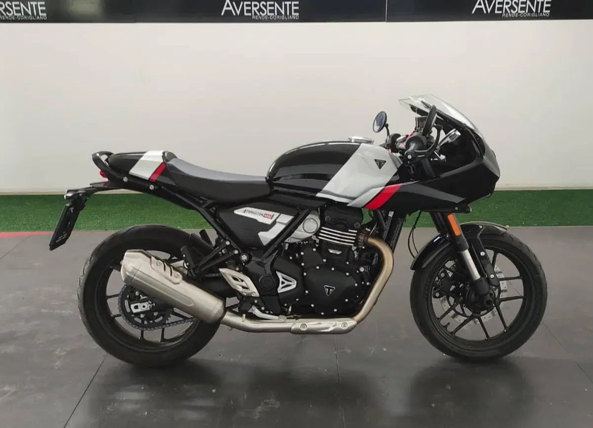 Triumph Thruxton 400 (2026) (2)