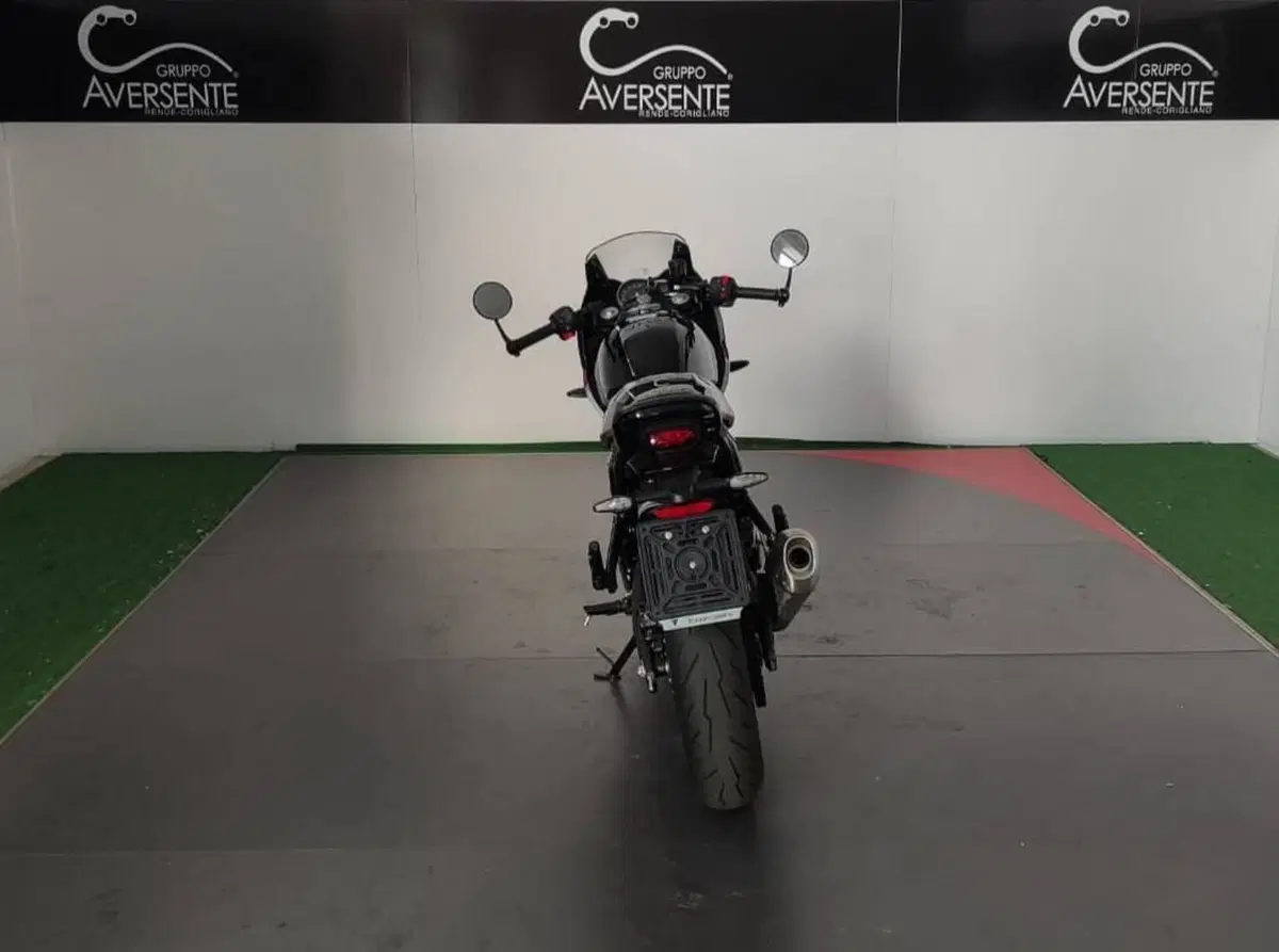 Triumph Thruxton 400 (2026) (13)