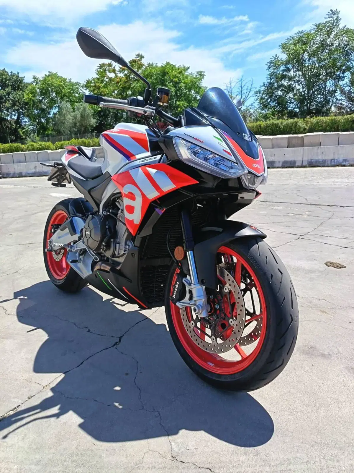 Aprilia Tuono 660 Factory (2022 - 24) (3)