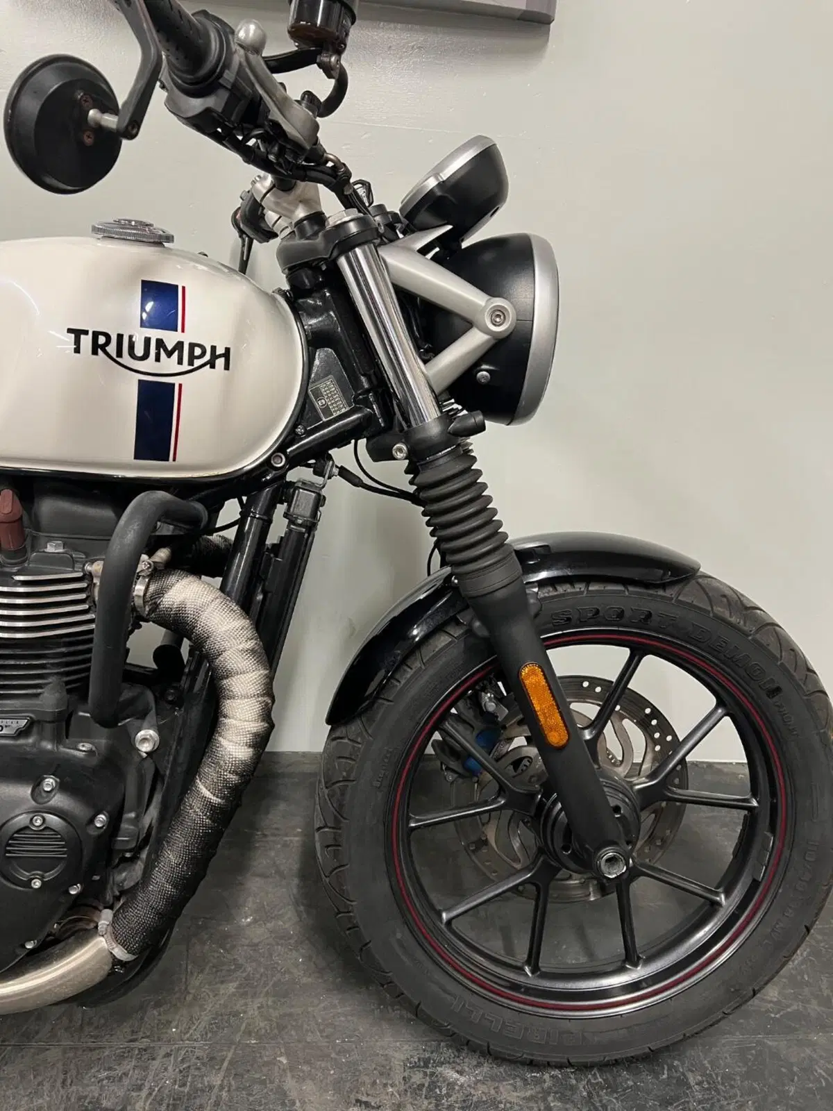 Triumph Street Twin 900 (2017 - 18) (7)