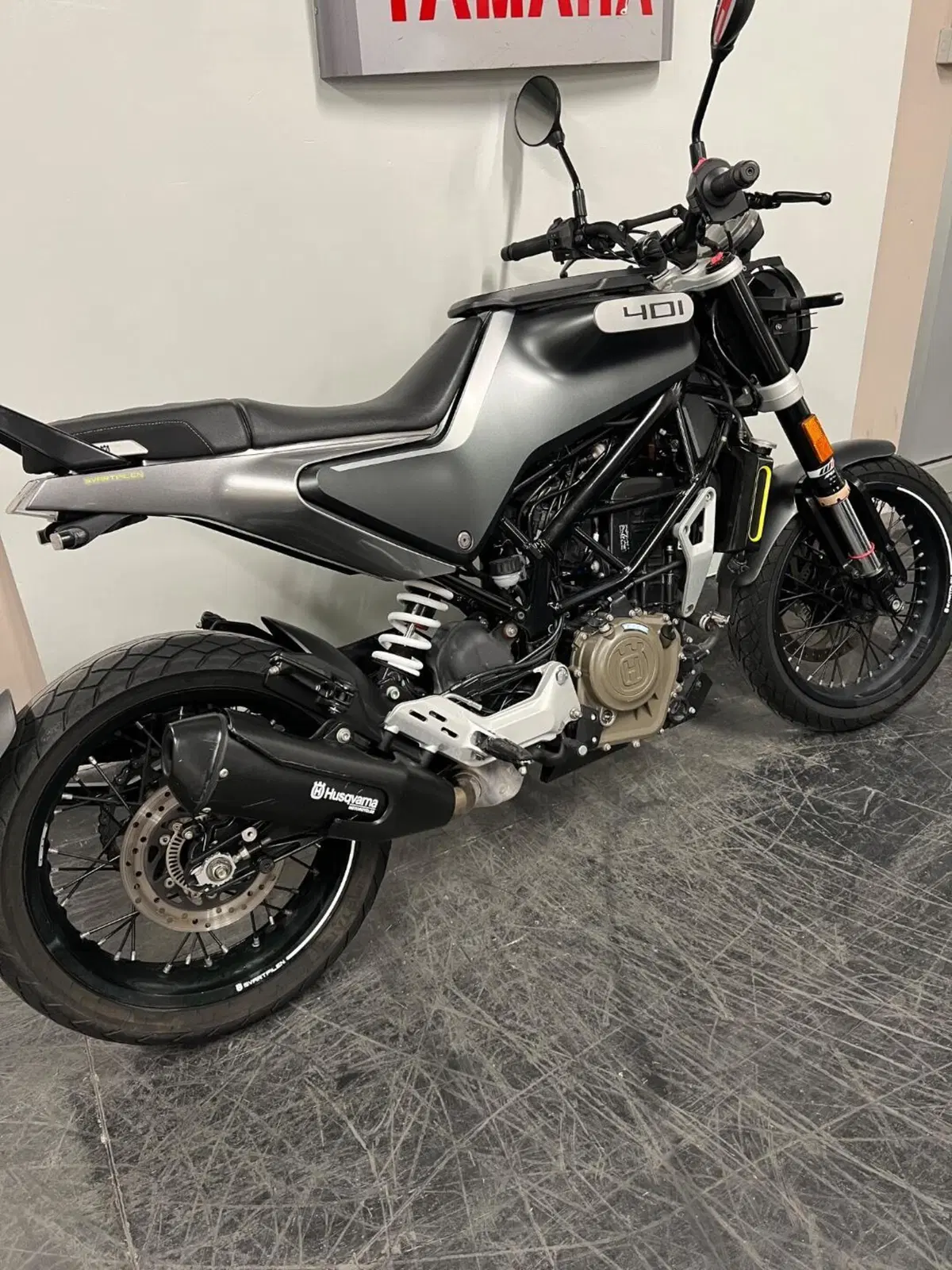 Husqvarna Svartpilen 401 (2020) (4)