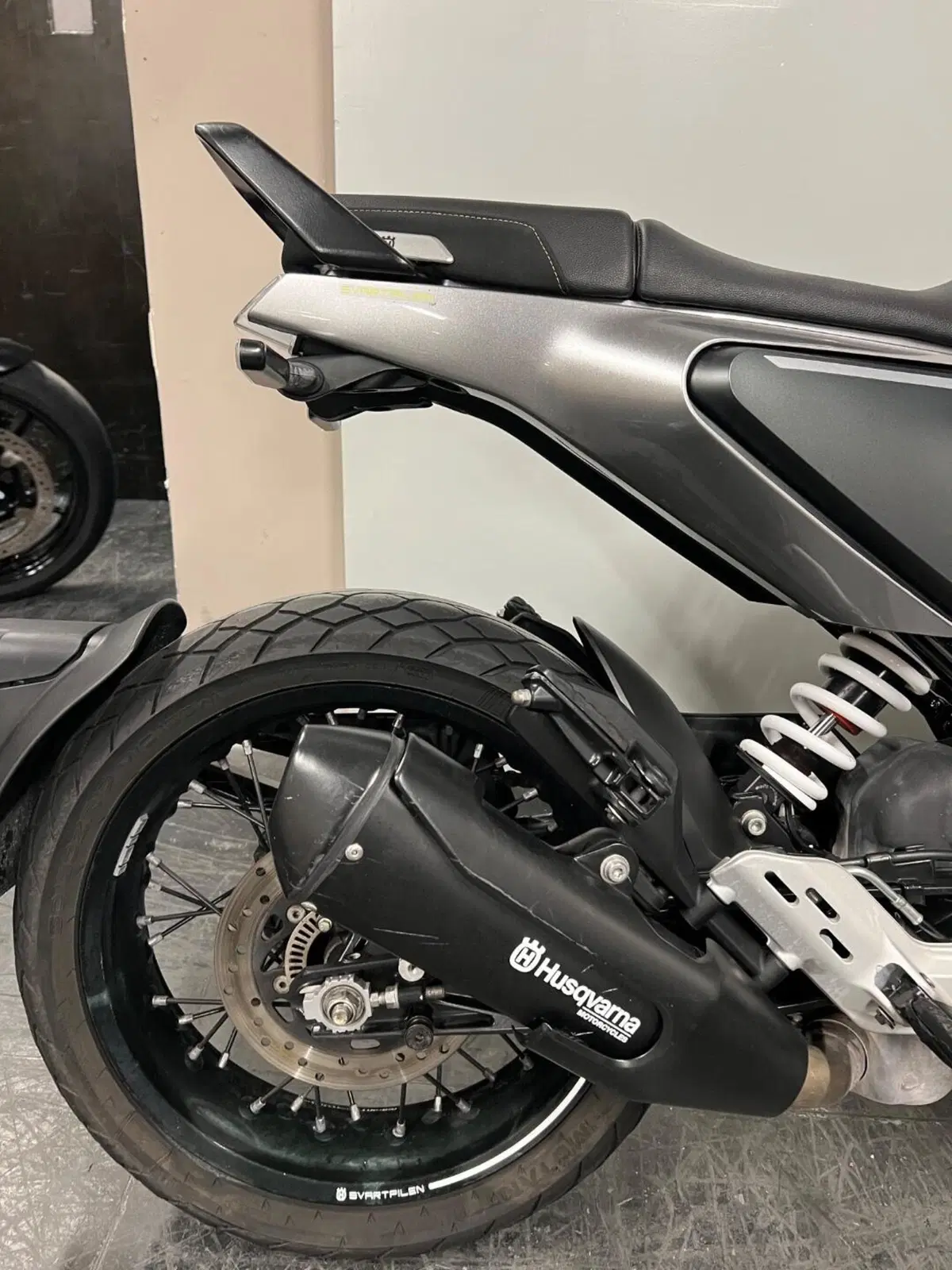 Husqvarna Svartpilen 401 (2020) (5)