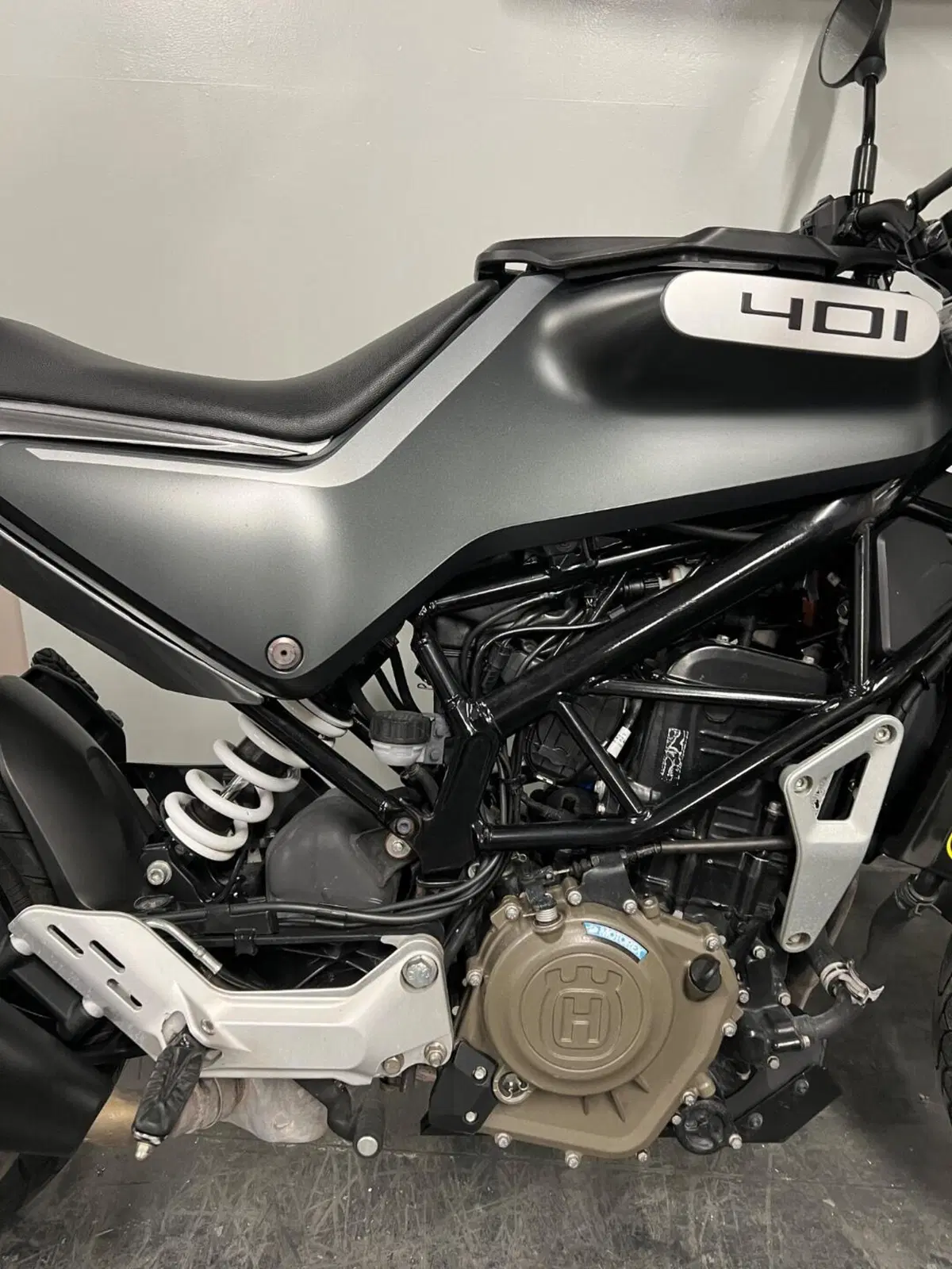 Husqvarna Svartpilen 401 (2020) (6)