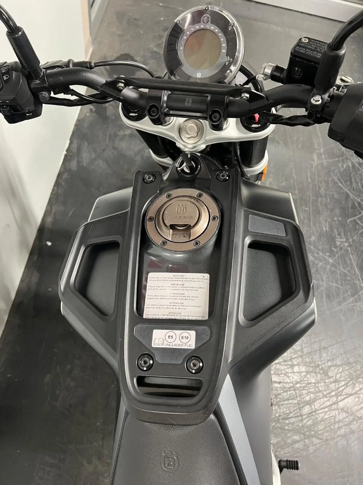 Husqvarna Svartpilen 401 (2020) (9)
