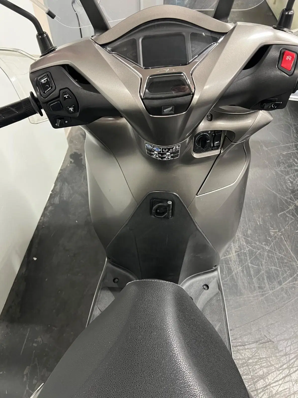 Honda SH 350 (2021 - 24) (8)