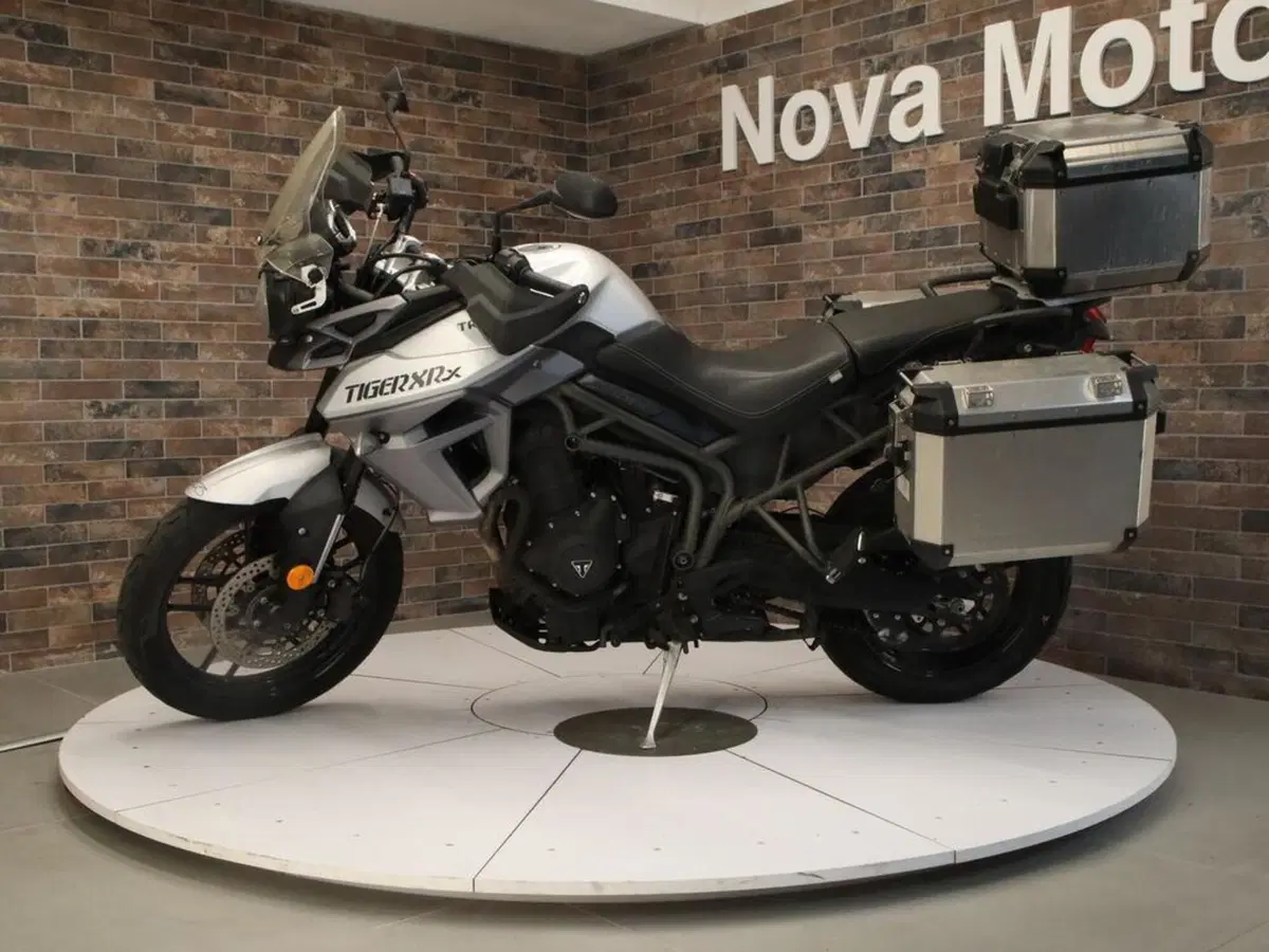 Triumph Tiger 800 XRx (2015 - 17) (2)