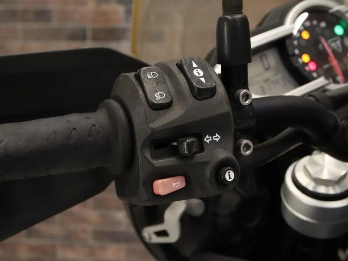 Triumph Tiger 800 XRx (2015 - 17) (12)