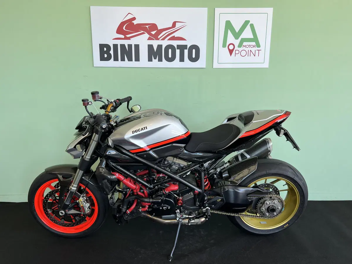 Ducati Streetfighter (2009 - 12) (5)