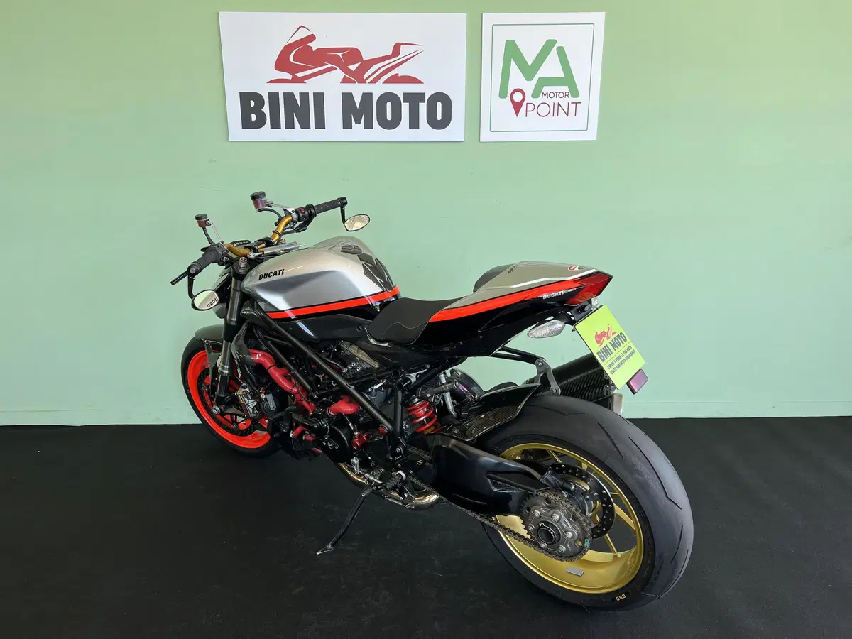 Ducati Streetfighter (2009 - 12) (6)