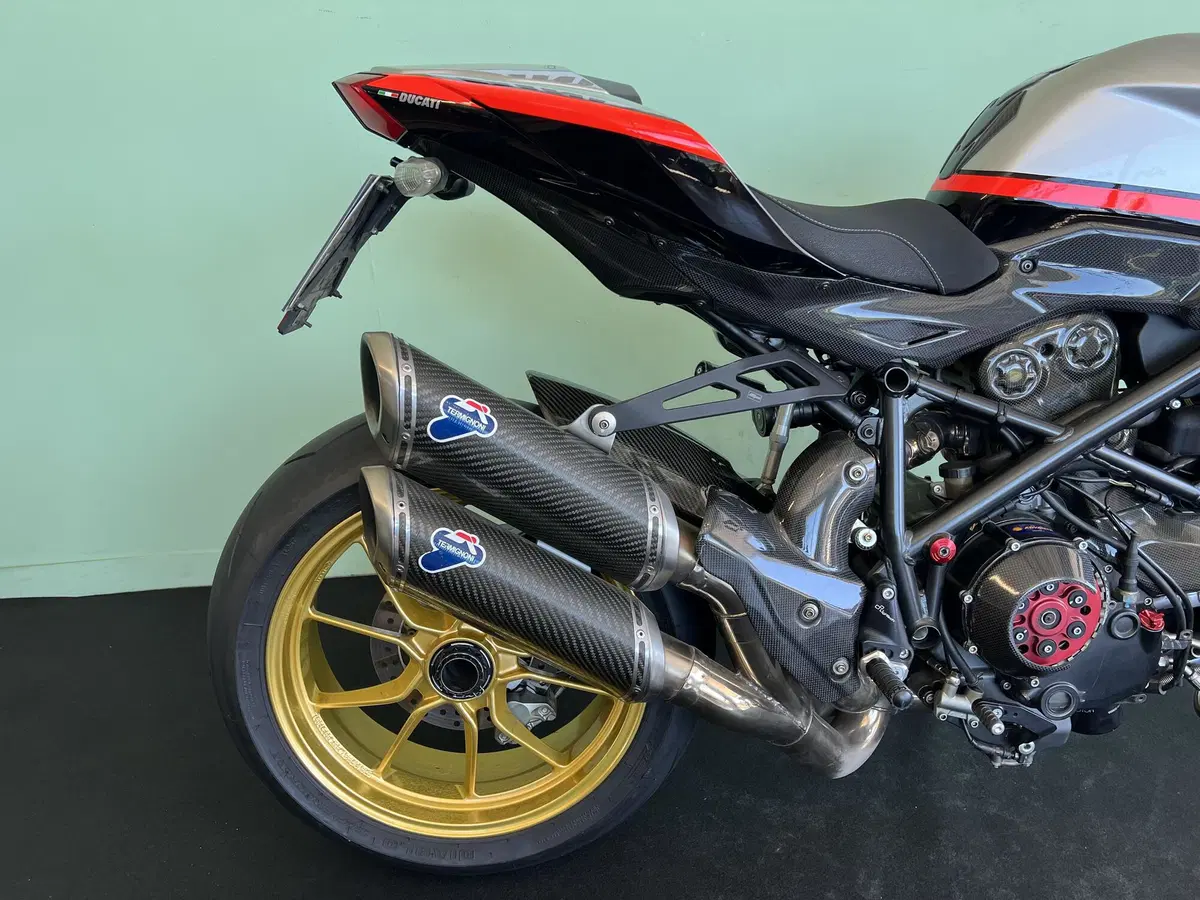 Ducati Streetfighter (2009 - 12) (12)