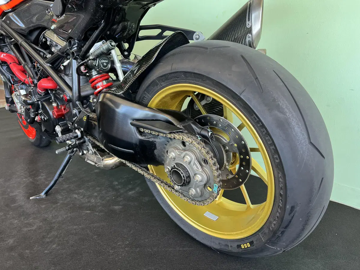 Ducati Streetfighter (2009 - 12) (20)