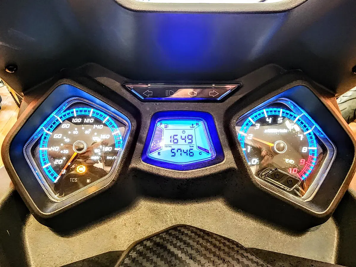 Sym Joymax 300 Z+ (2021 - 24) (5)