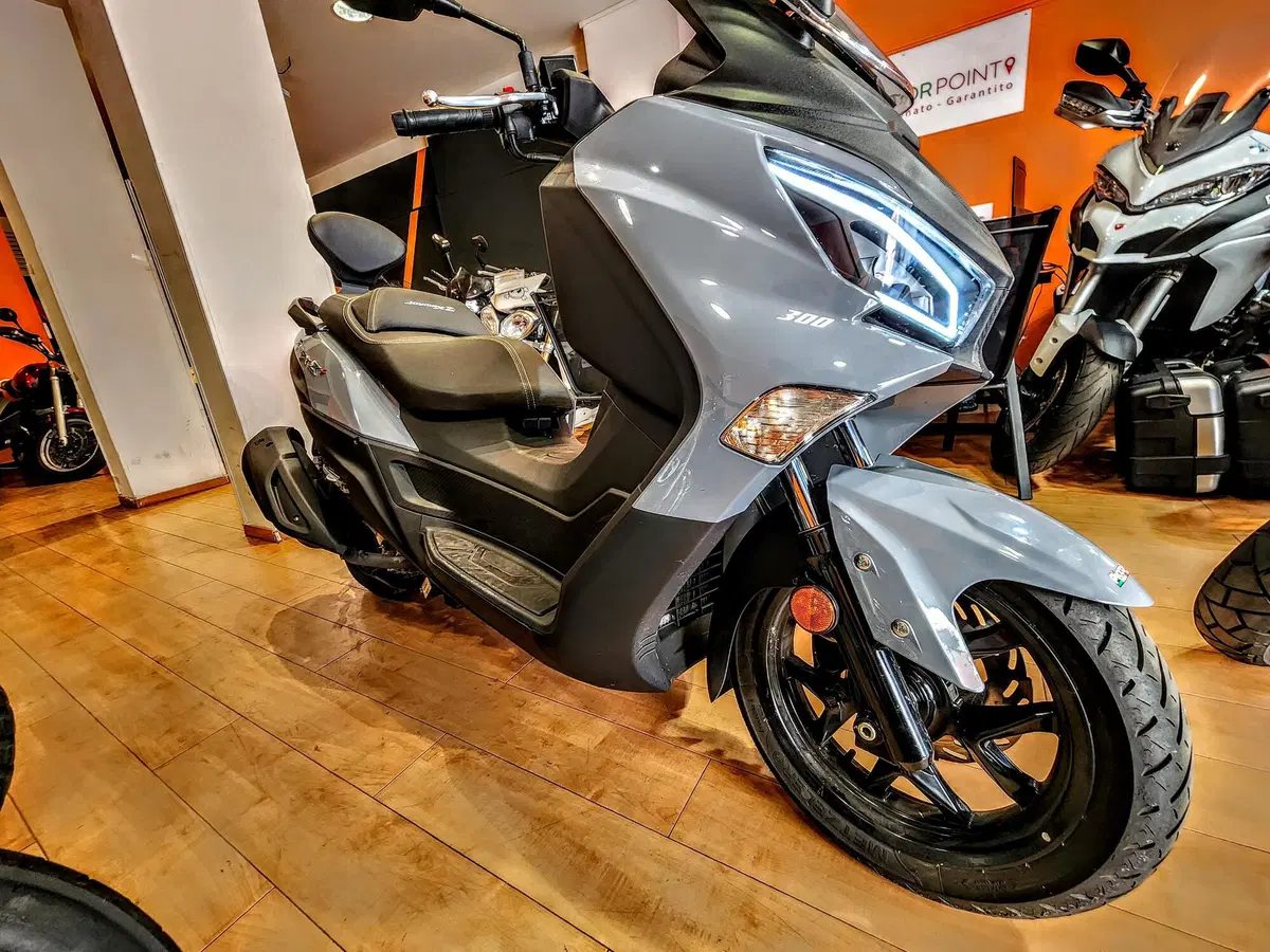 Sym Joymax 300 Z+ (2021 - 24) (8)