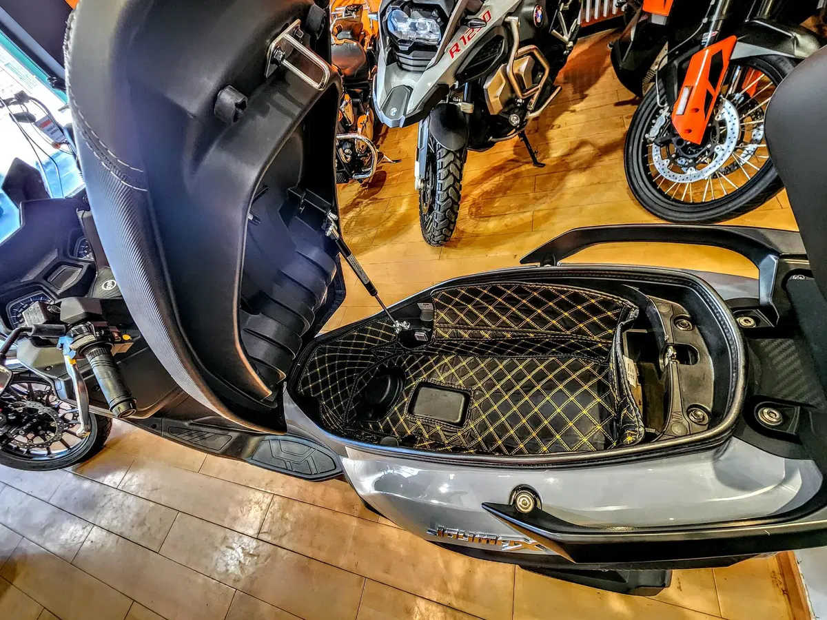Sym Joymax 300 Z+ (2021 - 24) (20)