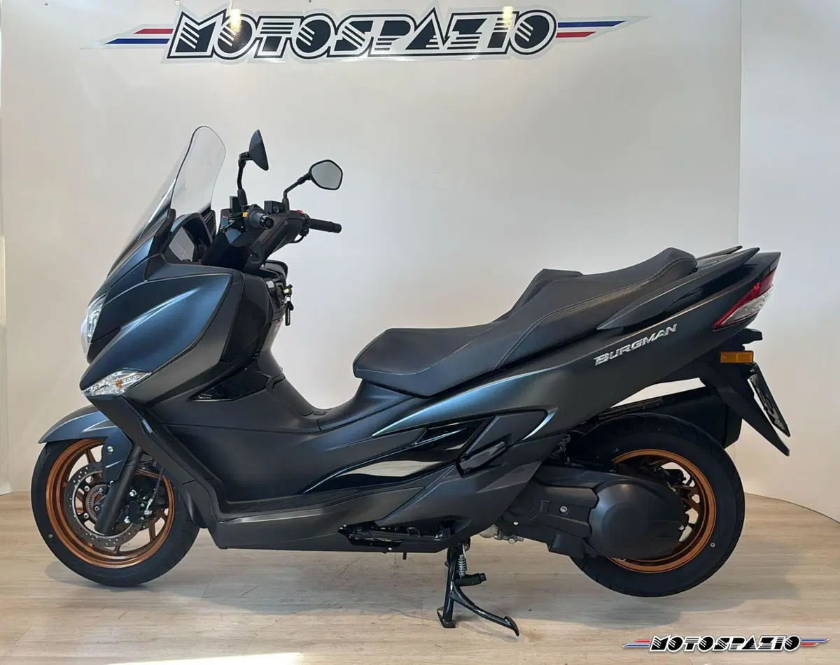 Suzuki Burgman 400 (2025 - 26) (3)