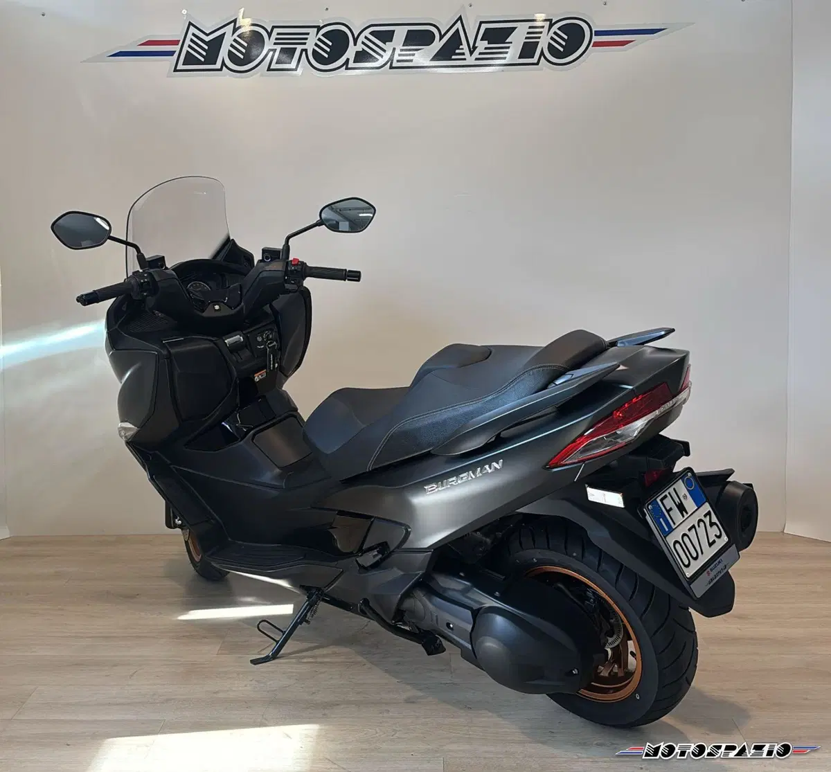 Suzuki Burgman 400 (2025 - 26) (4)