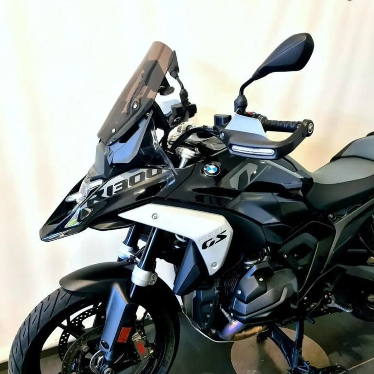 Bmw R 1300 GS Triple Black (2023 - 26) (8)