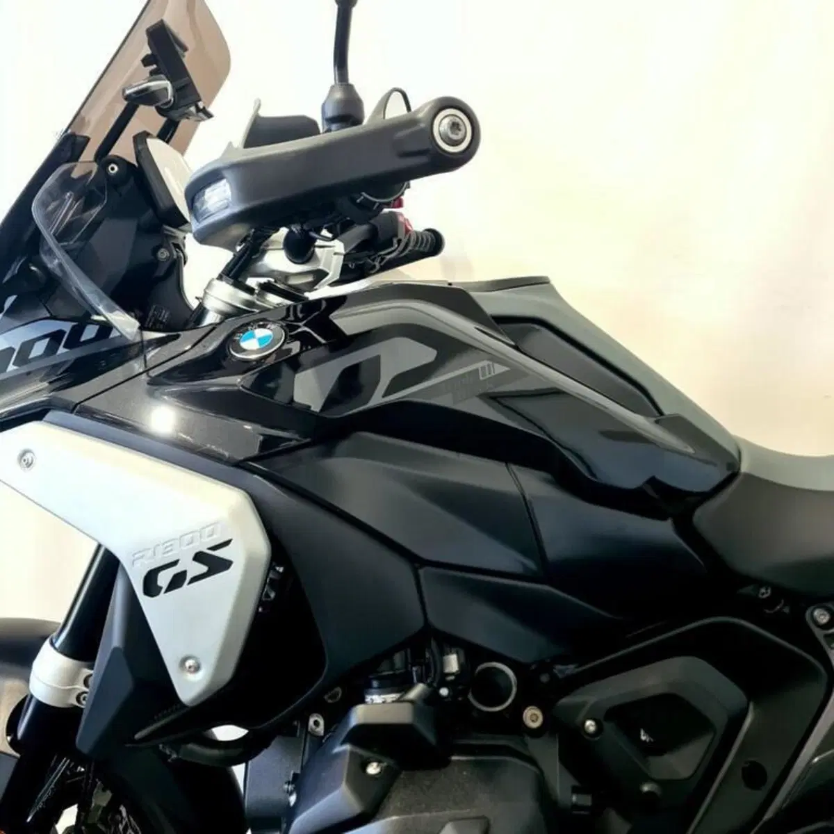 Bmw R 1300 GS Triple Black (2023 - 26) (9)