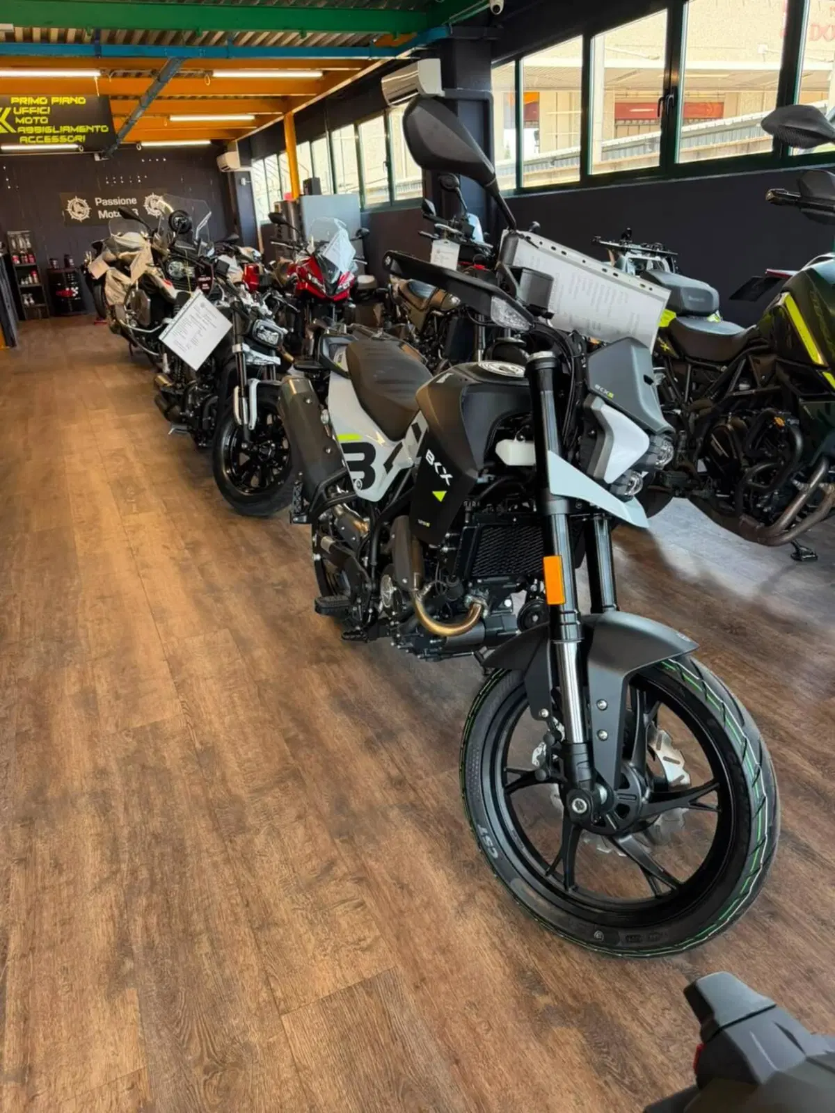 Benelli BKX 125 S (2026) (2)